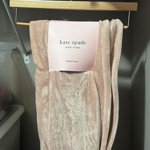 Kate Spade New York, fleece throw